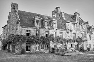 Locronan   |   20  /  23    |